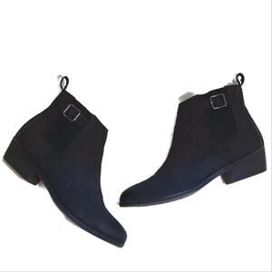 White Mountain Jaywalk Black Ankle Bootie Faux Suede Side Zip Low Heel 7.5